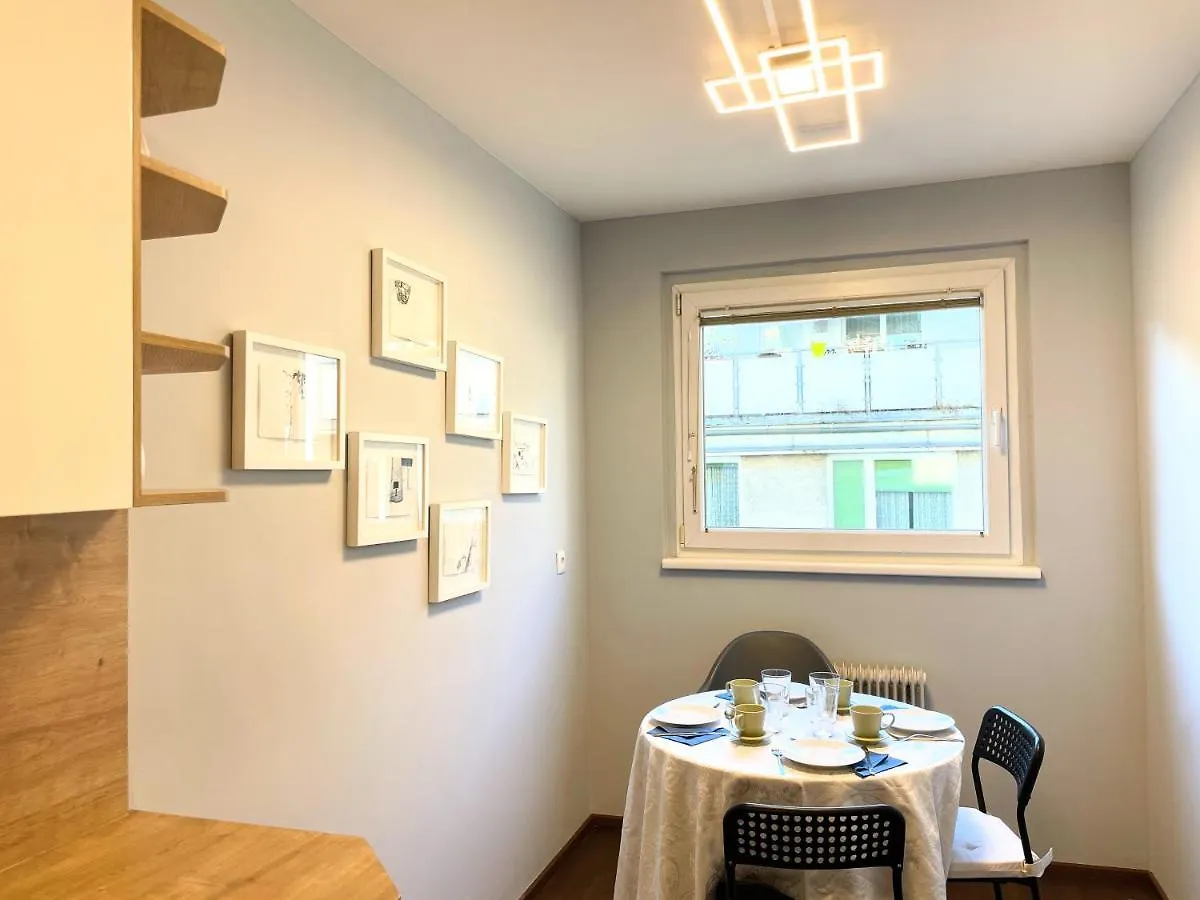 Vienna'S Central Gem: Artistic Apartment In The Heart Of The City Austria