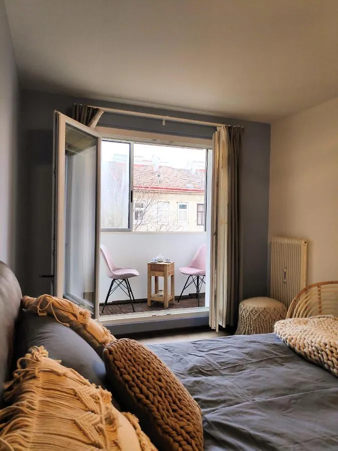 Vienna'S Central Gem: Artistic Apartment In The Heart Of The City Vienna